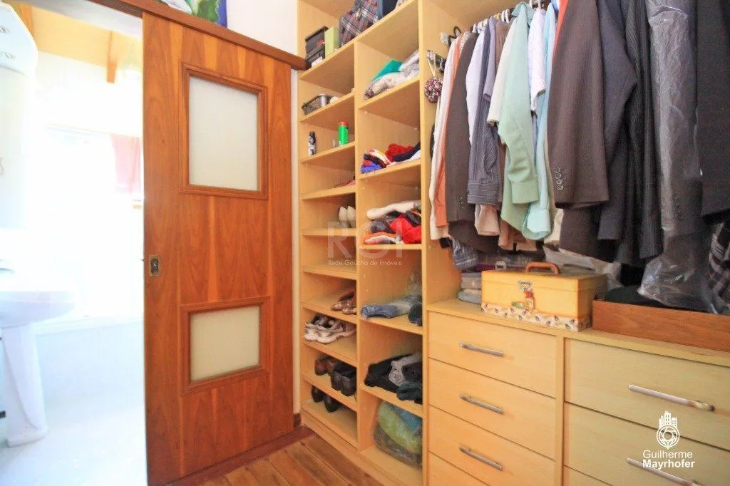 Imagem Casa para Venda - 240m², 4 dormitórios, sendo 3 suites, 6 vagas - Jardim Sabará