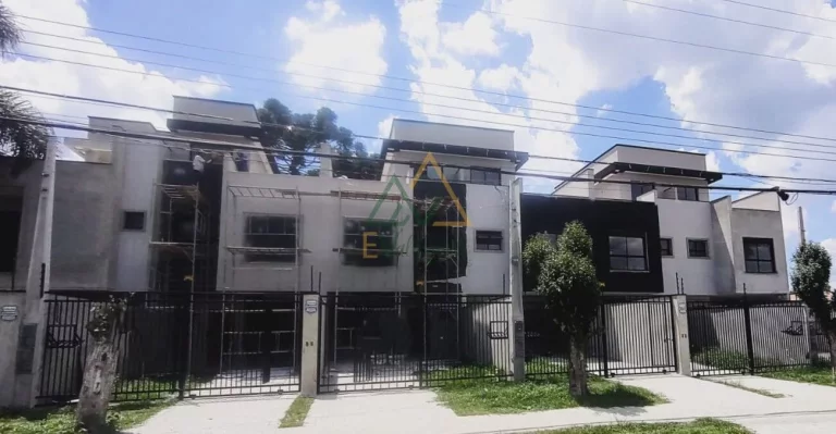 Imagem Sobrado à venda no bairro Cajuru - Curitiba/PR