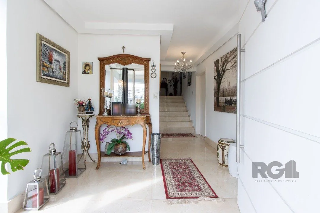 Imagem Casa em condominio . com 6 suites, sendo 3 suítes master com closet e hidro.