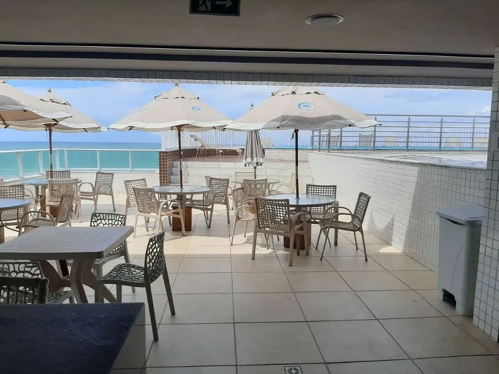 Imagem Flat mobiliado em Manaíra, vista lateral para o mar, lazer na cobertura, garagem e localização privilegiada.