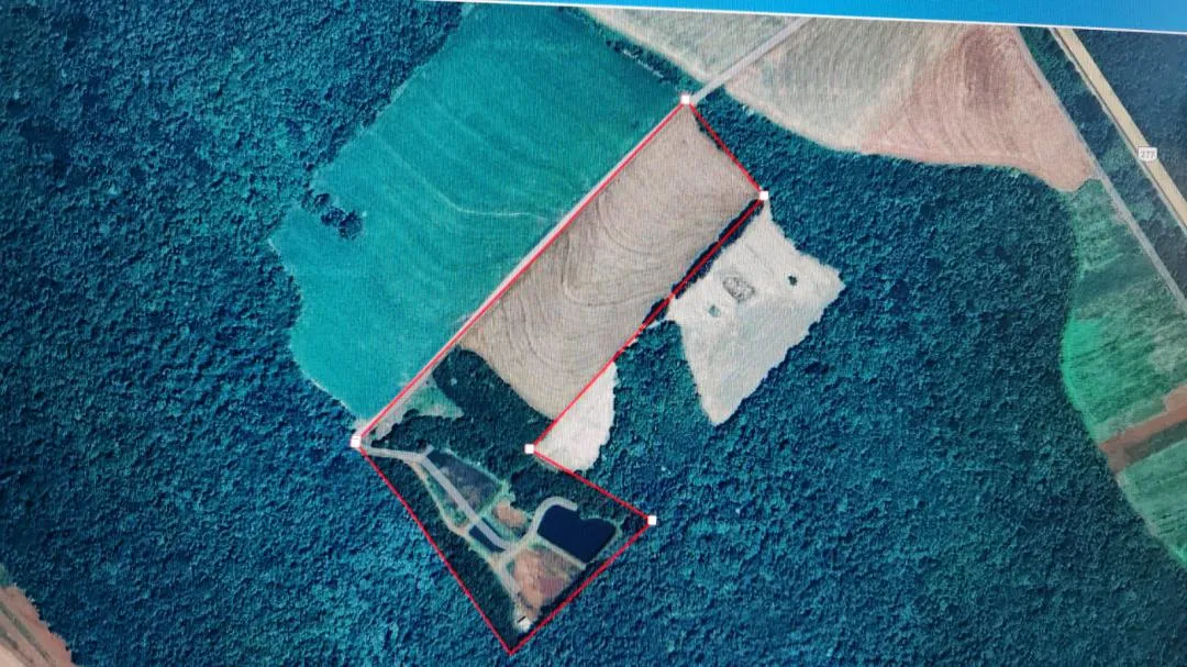 Imagem Chácara à venda em Cascavel, Centro - Casa de caseiro, Rio e Lago para pesca