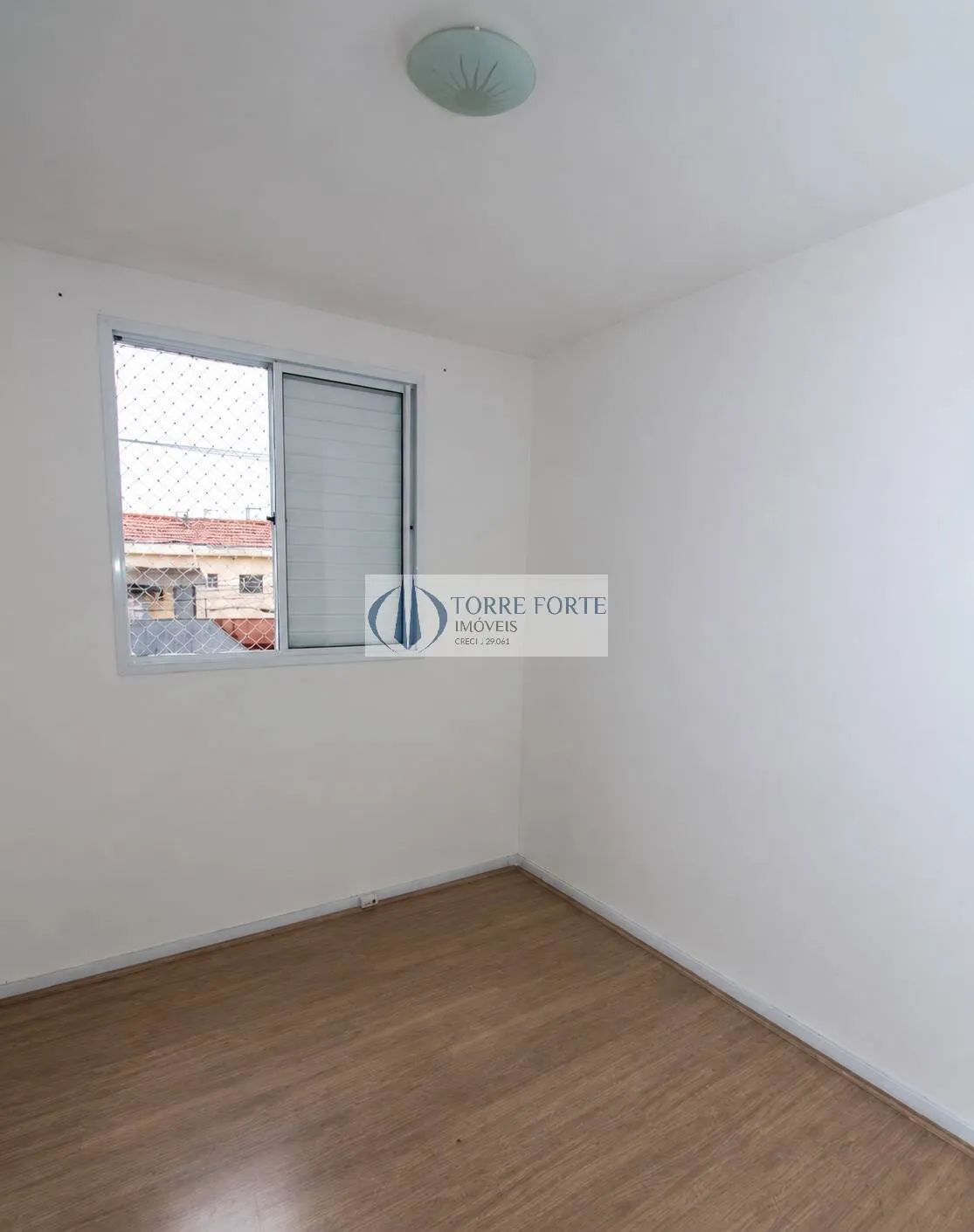Imagem Apartamento com 2 dormitorios 1 vaga , varanda na Vila Antonieta.
