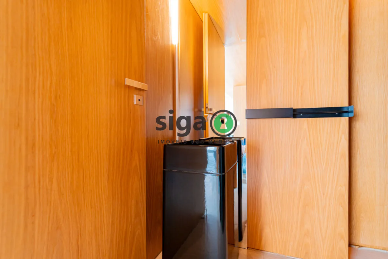 Imagem Apartamento Alto Padrão à Venda no Campo Belo - 220 m² - 3 Suítes - 4 Vagas - Varanda Gourmet
