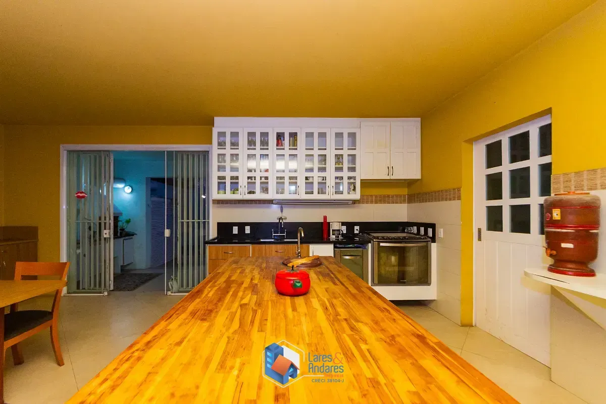 Foto do imóvel Casa para venda em Vila Cordeiro com 3 quartos, sendo 3 suítes, 255m² em Rua João Amaro