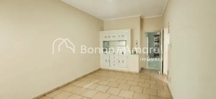 Imagem Casa com 3 Quartos sendo 1 suíte e 3 banheiros à Venda, 211 m²
