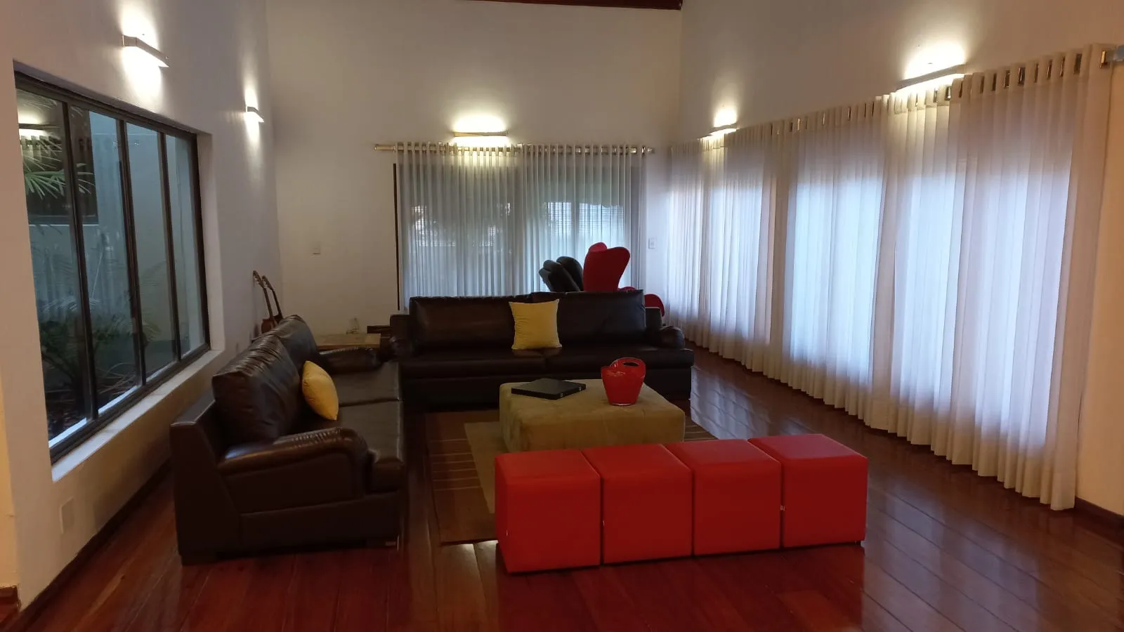 Imagem Excelente Casa no Condomínio Bosque de São Bento I com 720m².