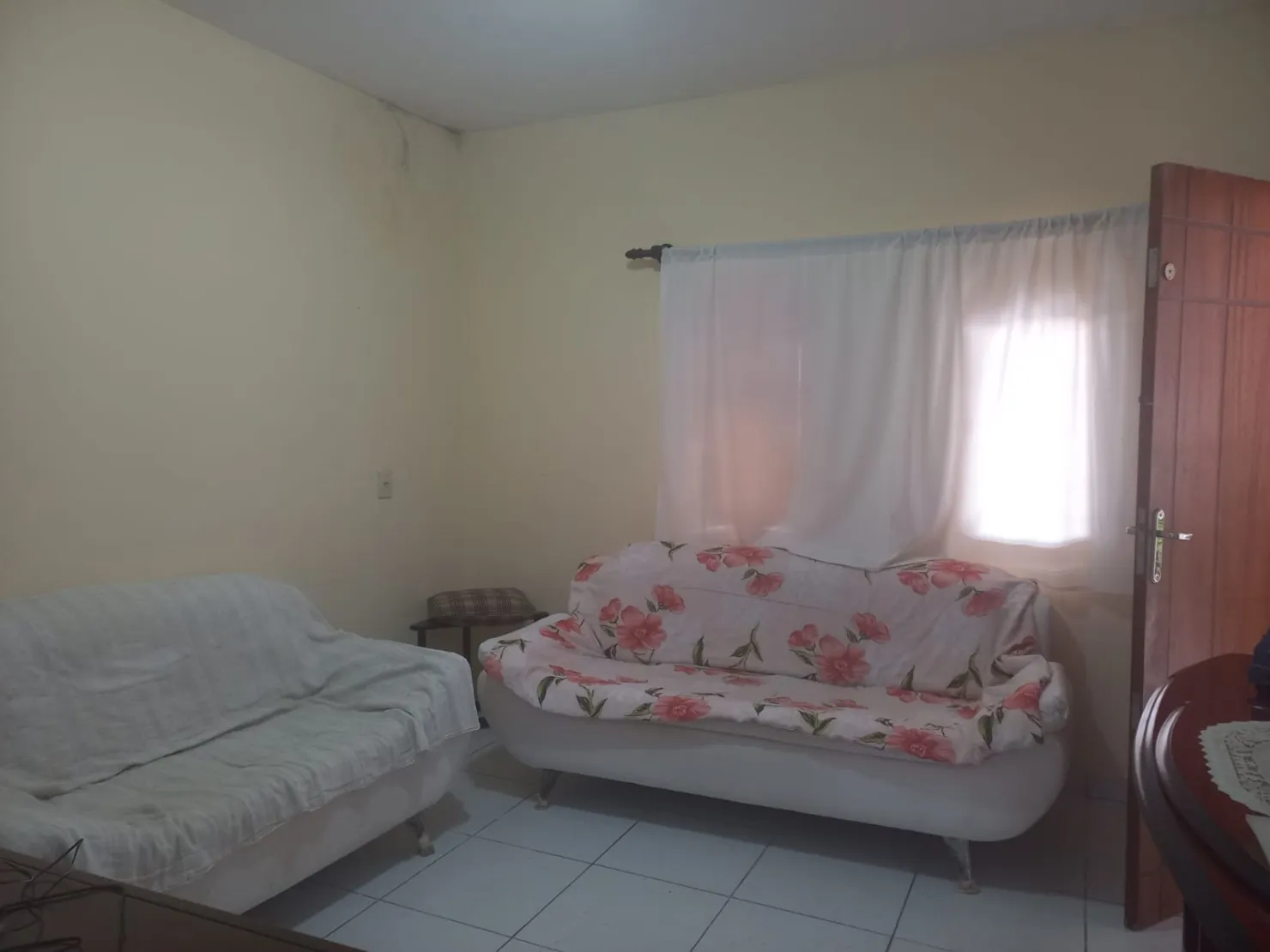 Imagem Casa à venda 2 Quartos, 3 Vagas, Conjunto Residencial Araretama, Pindamonhangaba - SP