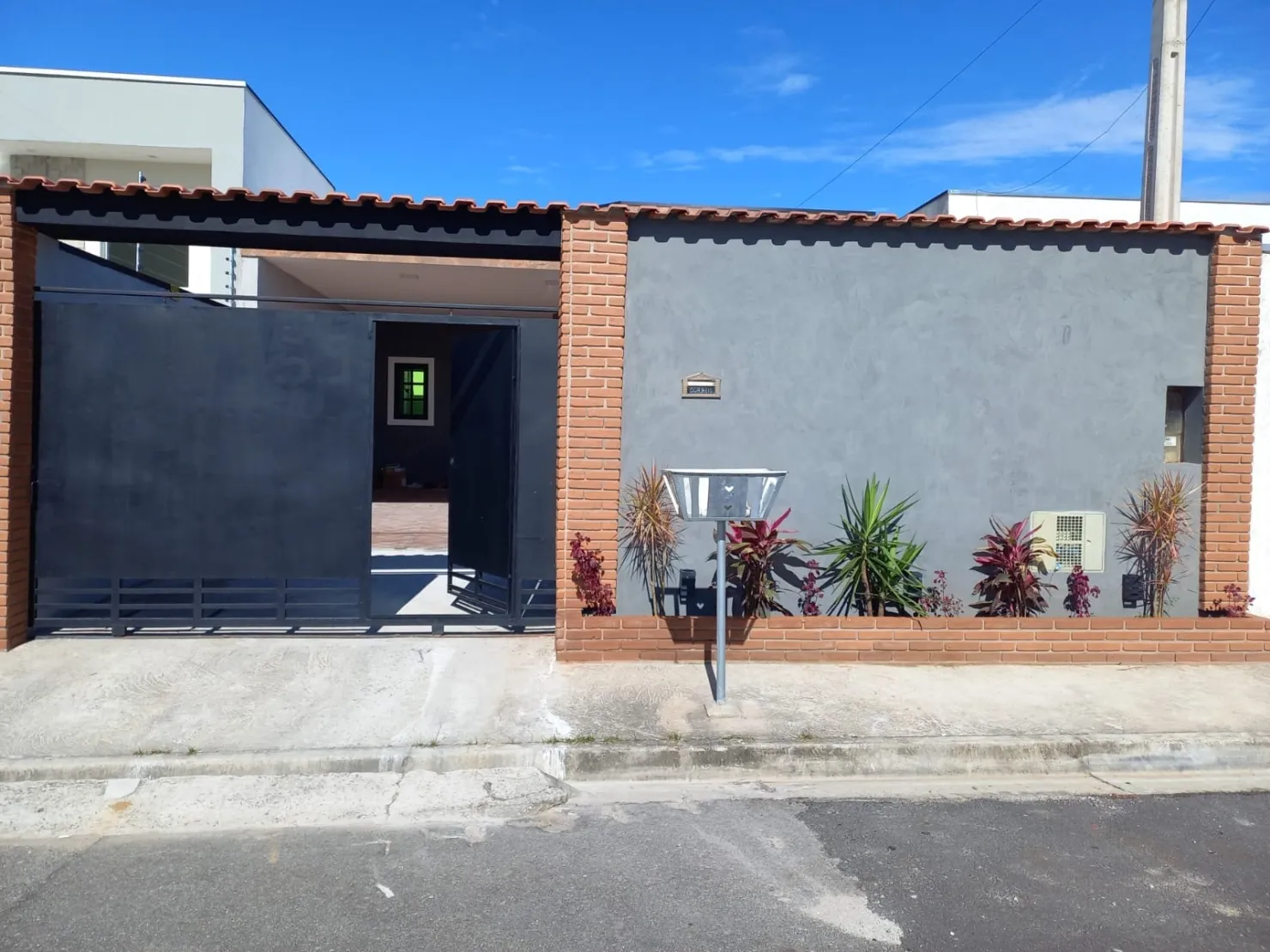 Imagem Casa à venda 2 Quartos, 1 Suite, 2 Vagas, 120M², Res. Santa Clara, Pindamonhangaba - SP