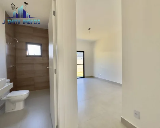 Imagem CASA TÉRREA, NOVINHA!! 245m², PISCINA. CÔMODOS GRANDES. CONDOMÍNIO FECHADO.