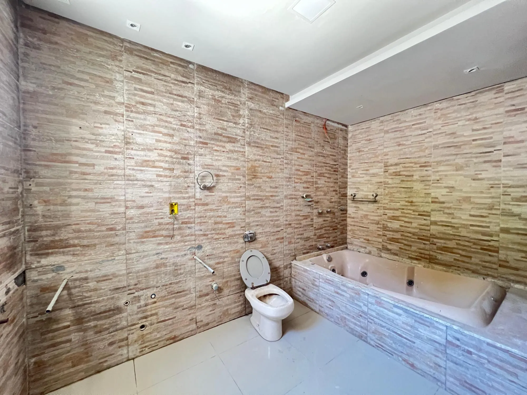 Imagem Excelente casa a venda reformada no bairro Ipanema.