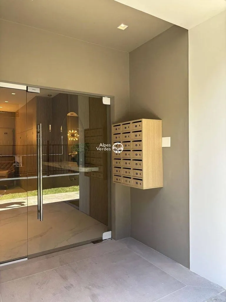 Imagem Vende-se Apartamento no centro de Gramado, com 3 quartos