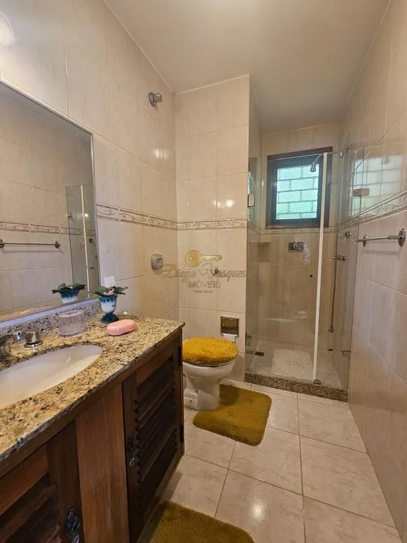 Imagem Casa em Condomínio para Venda em Teresópolis / RJ no bairro Granja Guarani