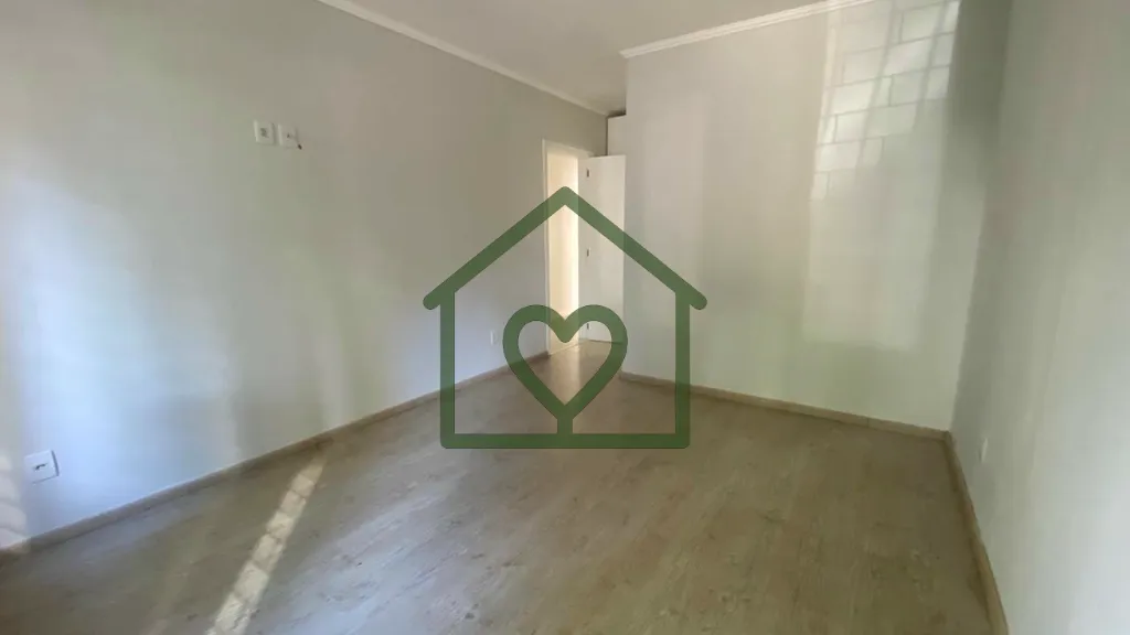 Imagem Apartamento de 3 dormitórios na Santos Neto - Petrópolis! 
Amplo, desocupado, são 128,00m2 de ár...