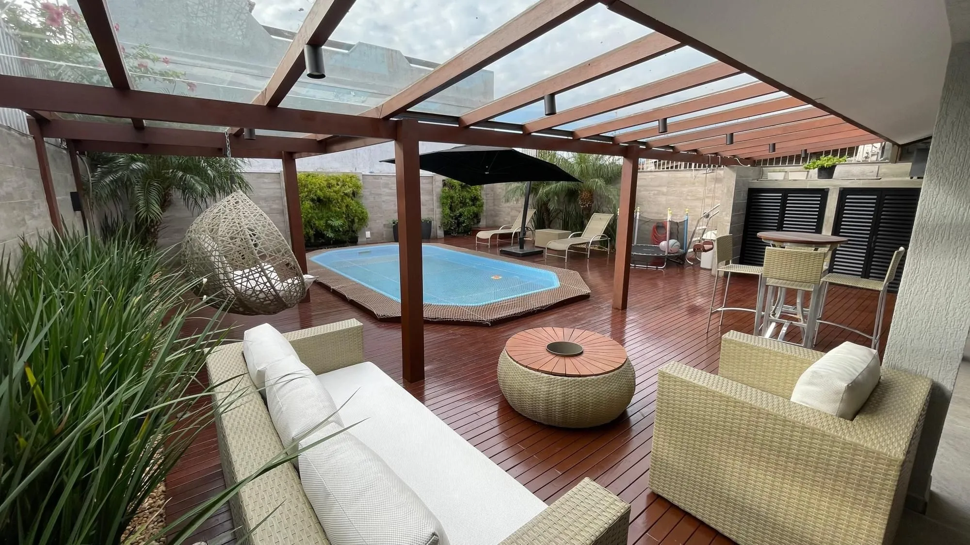 Imagem Casa com Piscina Aquecida e Energia Solar