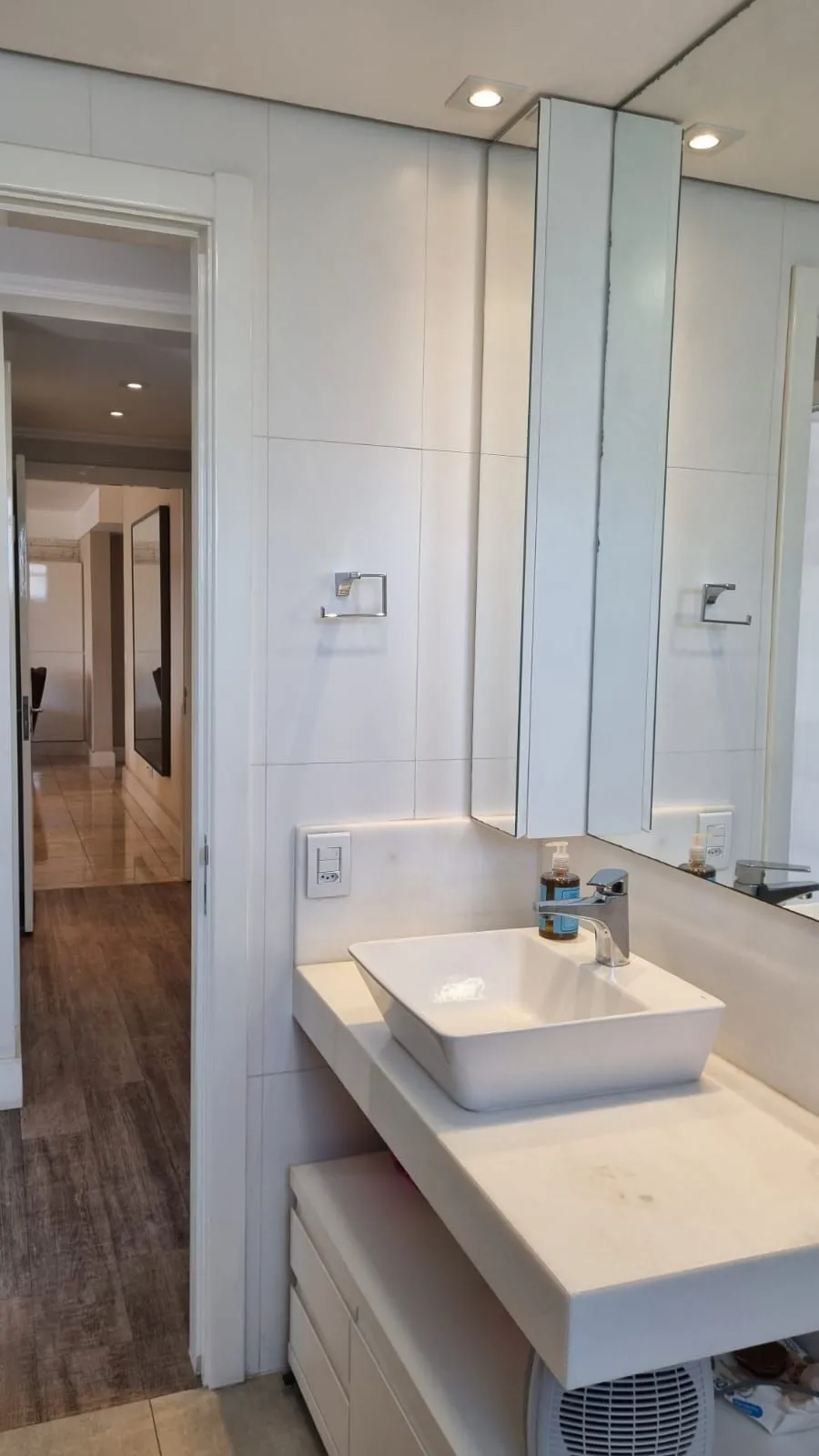 Imagem Apartamento 3 dormitórios com dependência, 127m privativos, duas vagas individuais no Bairro Higienópolis