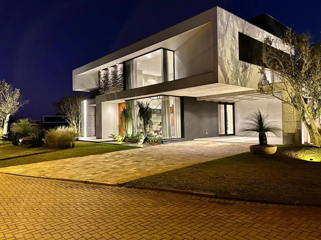 Imagem Casa em Condominio 5 Dormitórios - Bairro xangri-la
