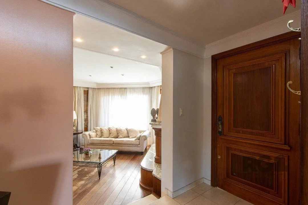 Imagem Casa para Venda - 450m², 4 dormitórios, sendo 4 suites, 5 vagas - Vila Assunção