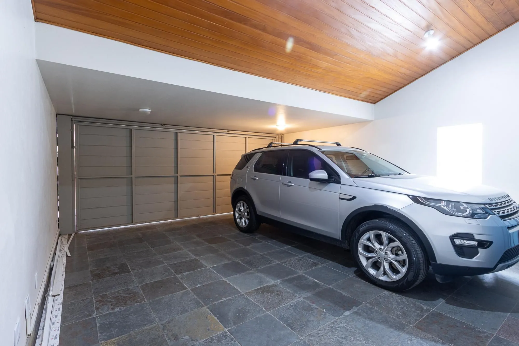 Imagem Casa com 4 dormitórios à venda, Jardim Isabel, Porto Alegre