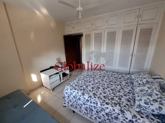 Imagem Apartamento com 131m², 2 quartos, varanda, dependência, vaga demarcada por R$720.000,00 no Gonzaga em Santos