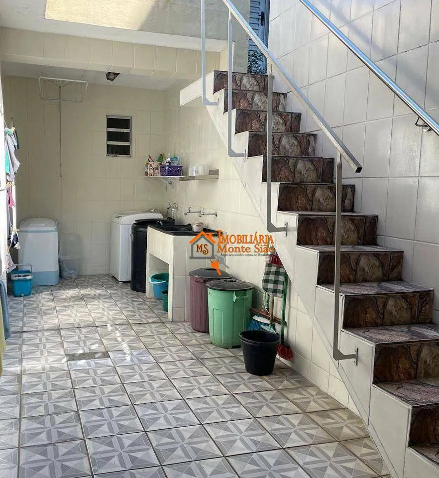 Imagem Sobrado com 3 dormitórios à venda, 210 m² por R$ 670.000,00 - Jardim São Domingos - Guarulhos/SP