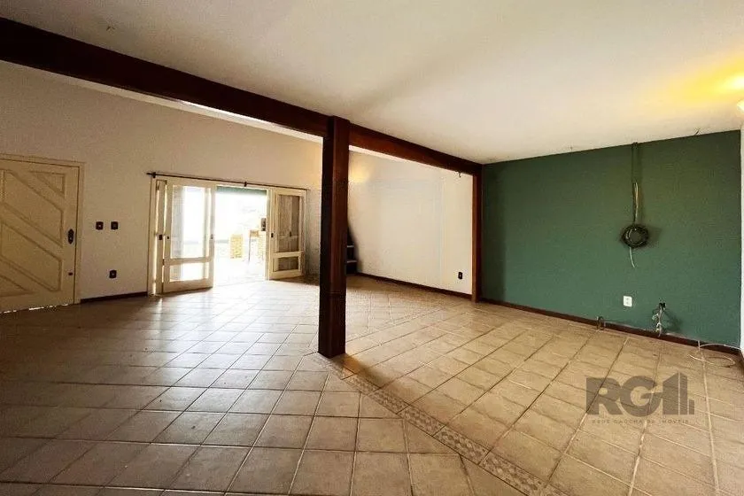 Imagem Casa de 200m² - 4 dormitórios, 4 vagas no bairro Espírito Santo