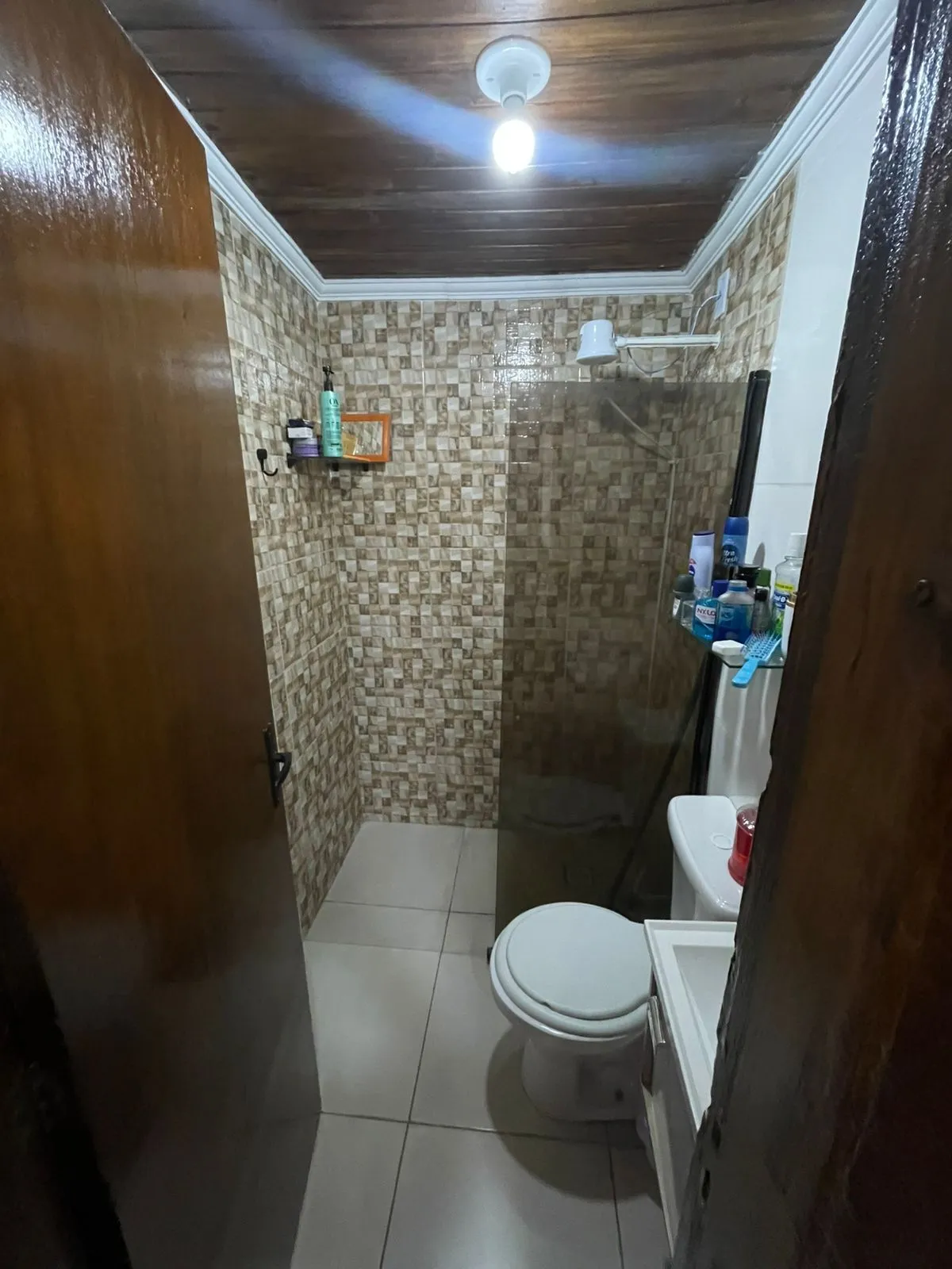 Imagem Terreno de esquina com 2 casas a venda, bairro Vila Nova, Porto Alegre, RS