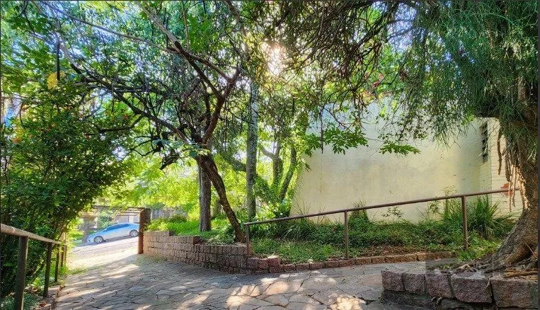 Imagem Terreno à venda no bairro Menino Deus em Porto Alegre, com 15,50 X 31,00