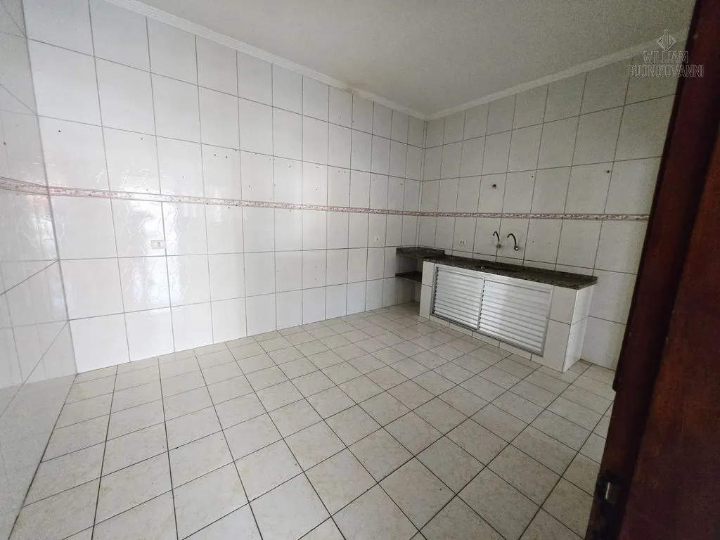 Imagem Sobrado Espaçoso na Ocian - Conforto, Localização Privilegiada e Excelente Preço