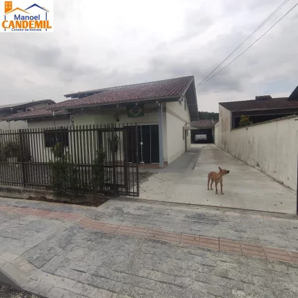 Imagem Casa averbada à venda em Joinville, aceita imóvel maior valor.