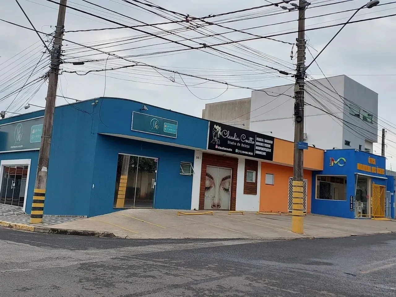 Foto do imóvel Aluguel de Ponto Comercial em Sorocaba-SP, Bairro Cidade Jardim: 3 Salas, 1 Banheiro, 2 Vagas, 50 m² de Área em CIDADE JARDIM, SOROCABA - SP