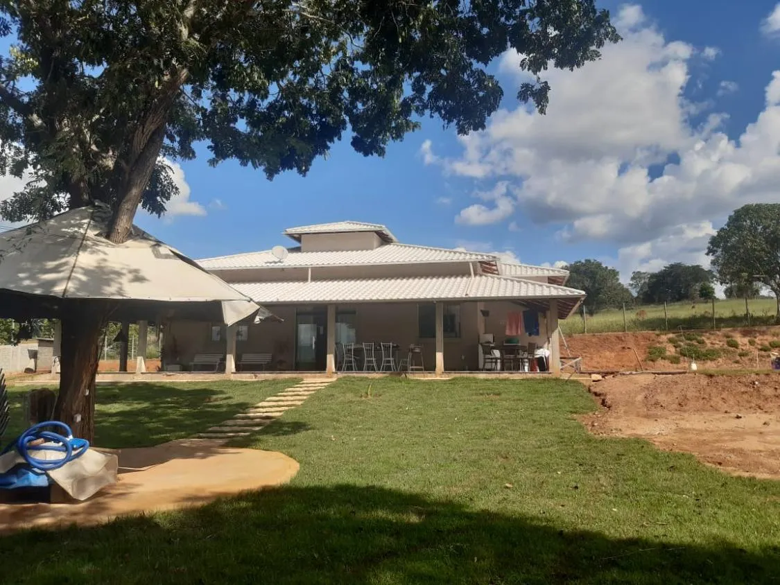 Imagem Vendo uma linda chácara em Carmópolis de Minas com 2.000 m² de área.