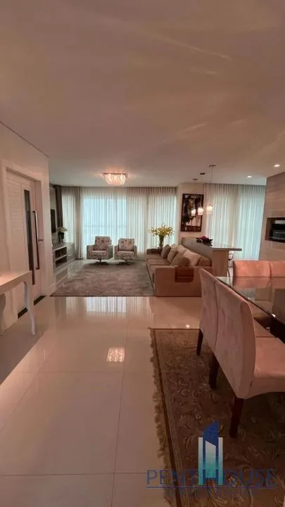 Imagem Apartamento Zona Central para Venda em Balneário Camboriú, CENTRO, 4 dormitórios, 4 suítes, 5 banheiros, 3 vagas