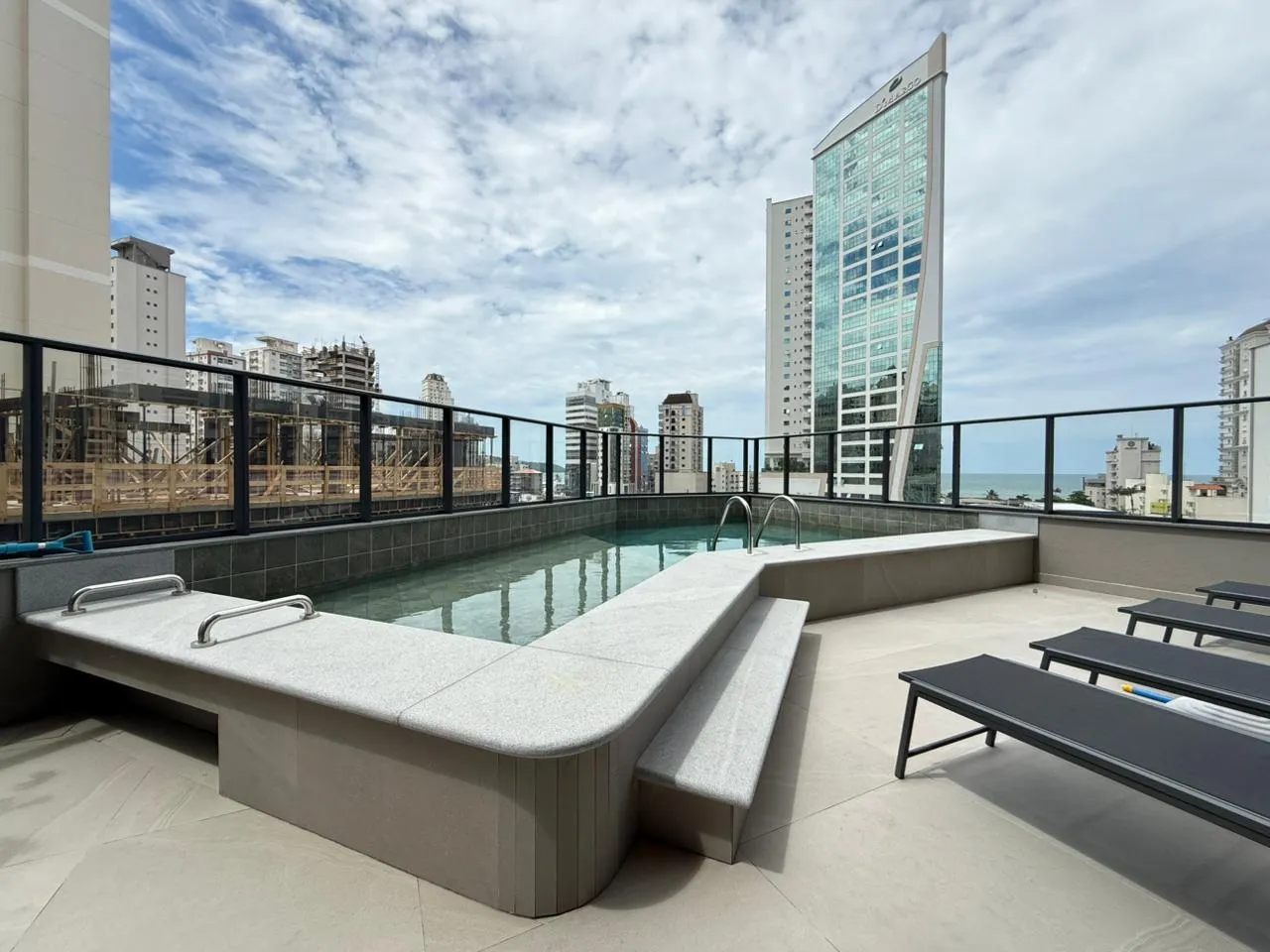 Imagem Apartamento com vista para o mar à venda com 69.91m2 por R$ 1.200.000,00