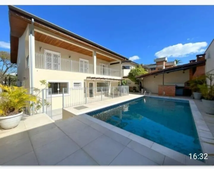 Imagem Linda casa de 5 dormitórios