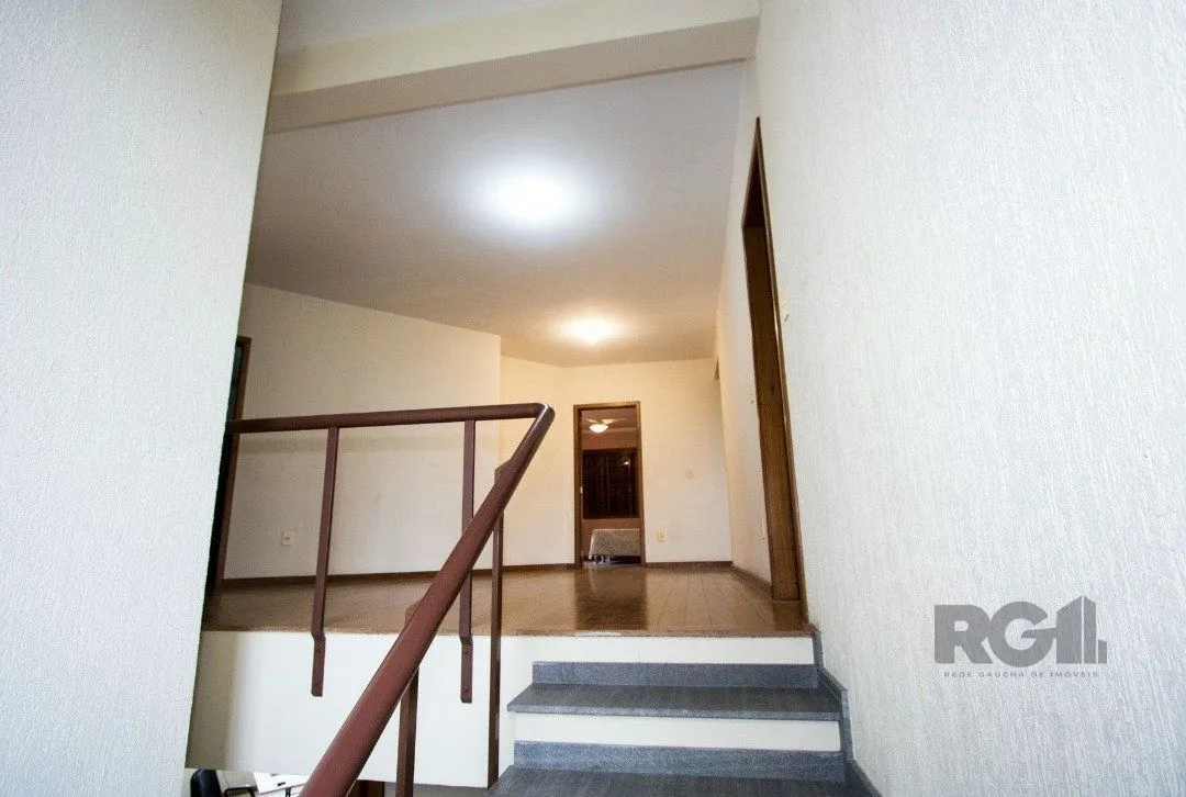 Imagem Sobrado com 6 suites, lareira, lavabo, pátio - Bairro Belém Velho