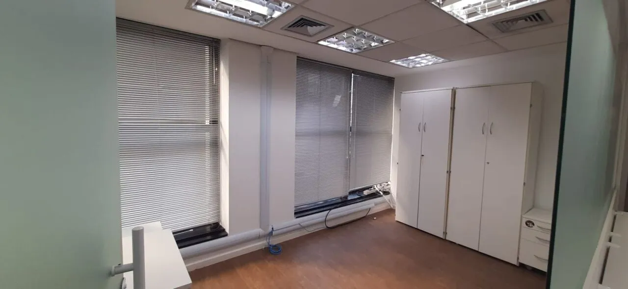 Imagem Andar Corporativo Mobiliado em Frente ao Shopping Vila Olímpia.