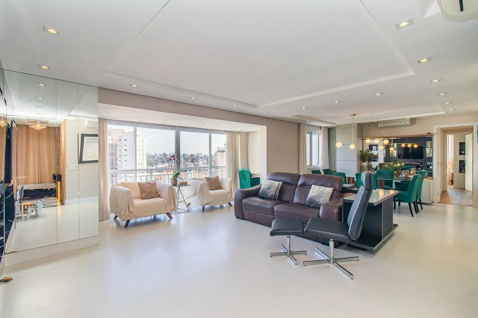 Imagem Apartamento de 3 suites e 2 vagas no Jardim Europa