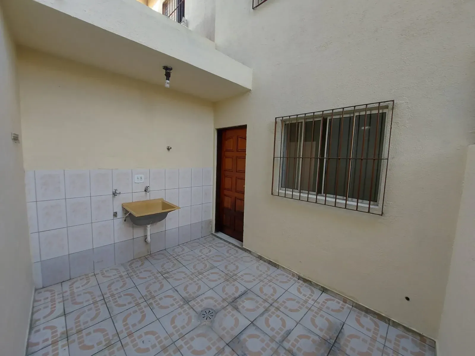 Imagem Sobrado com 2 Quartos para Alugar, 80 m² em Itaquera - São Paulo
