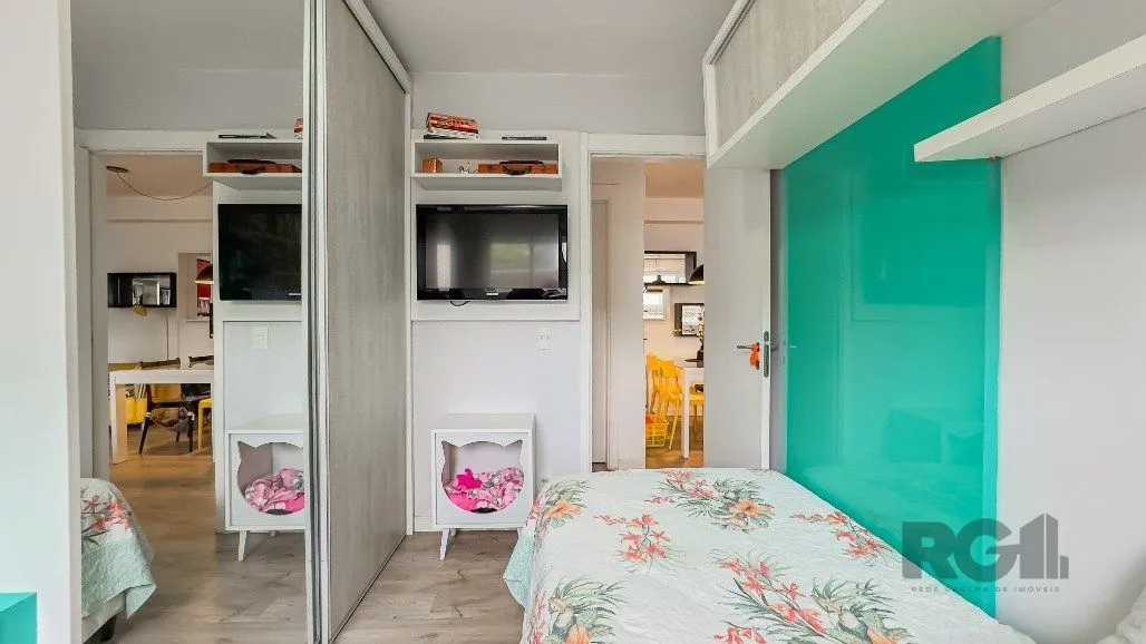 Imagem Apartamento a venda no bairro Passo da Areia com dois dormitórios.