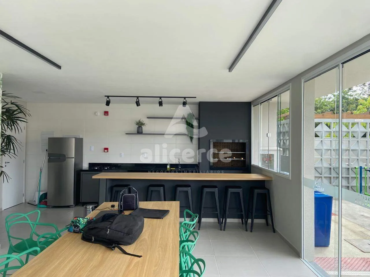 Imagem apartamento pronto, 2 dorm., piscina e sacada no sertão do Maruim - São José - SC
