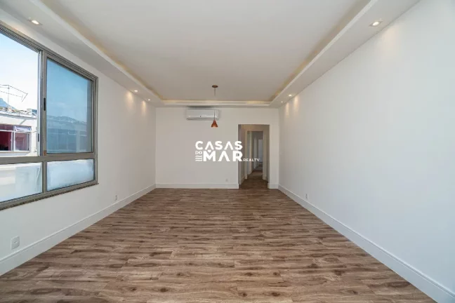Imagem Imperdível! Apartamento à venda na Barra da Tijúca, Rio de Janeiro-RJ: 4 quartos, 1 suíte, 4 banheiros, 1 vaga, 130m².