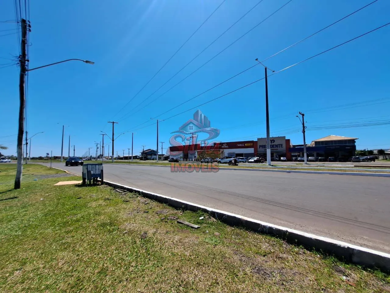 T32 |Terreno Escriturado em Avenida Asfaltada - 728m²