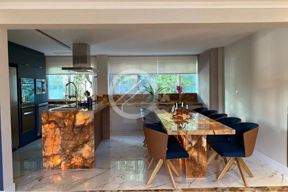 Imagem No bairro Petrópolis, na Rua Palmeira, Apartamento semi mobiliado de 03 Dormitórios (01 suite com ...