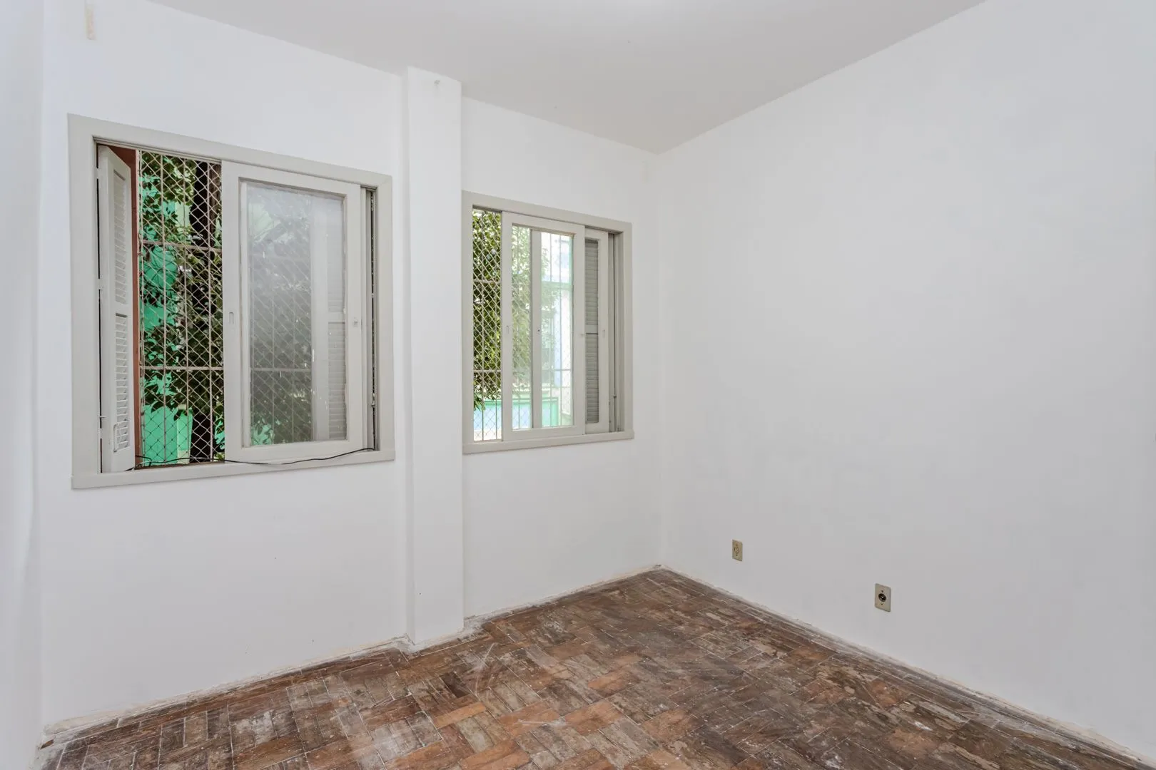 Imagem Apartamento no Menino Deus de 1 dormitório DESOCUPADO