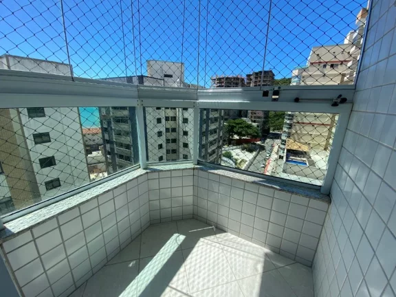 Imagem Belíssimo 3 quartos sendo uma suíte com varanda com vista para o mar em localização privilegiada da Praia do Morro