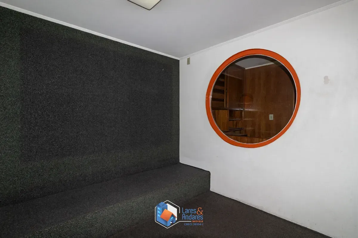 Imagem Conjunto comercial para venda em Liberdade, 276m²