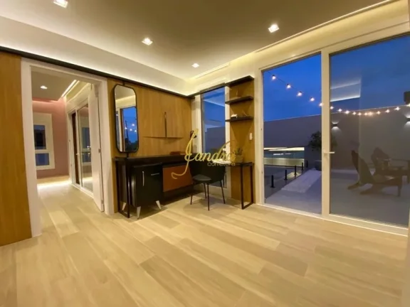 Imagem Sobrado condomínio fechado, com 04 suítes e SPA mobiliado e decorado