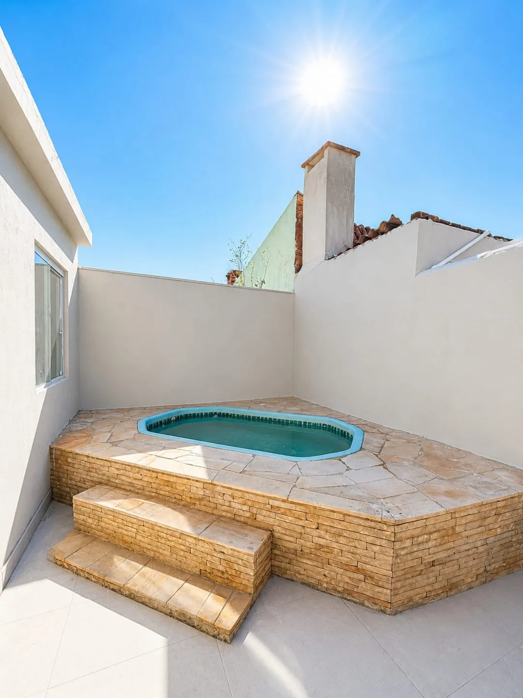 Imagem Imóvel com piscina - reformado