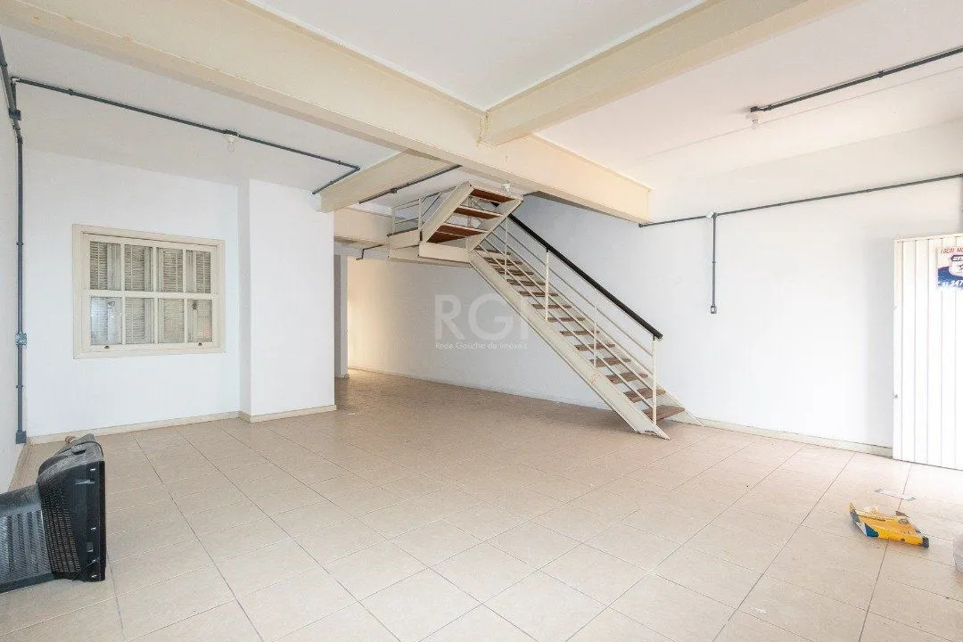Imagem Casa para Venda - 232m², 3 dormitórios, 2 vagas - Navegantes