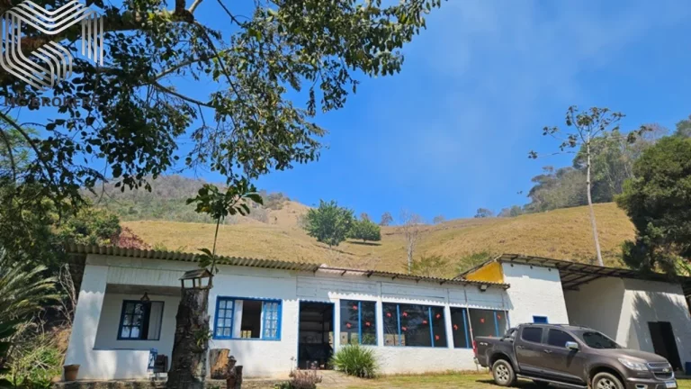 Imagem Sitio de Luxo à Venda em Nova Friburgo-RJ, Amparo: 8 Quartos, 8 Suítes, 12 Salas, 9 Banheiros, 10 Vagas de Garagem, 275.000 m² de Área.